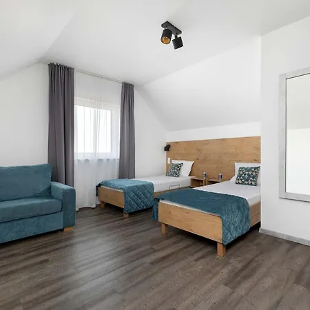 Nadmorski Dwupoziomowy Z Basenem I Parkingiem By Renters Rewal